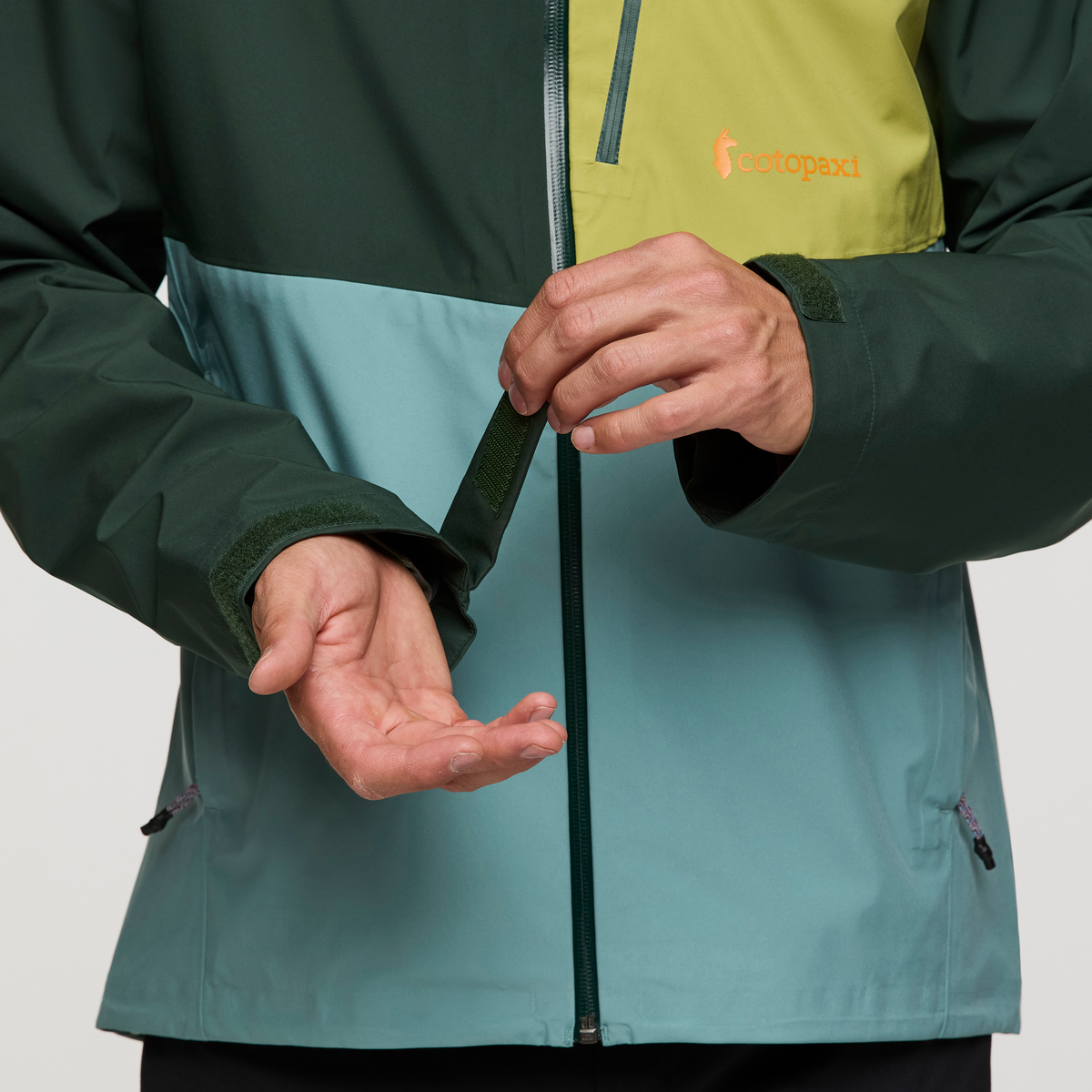 Impermeo 3L Hooded Shell Jacket - Men's - Image 19